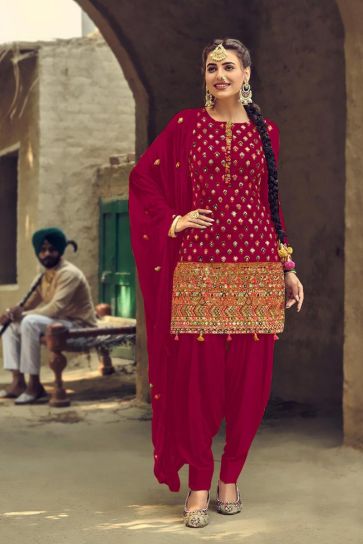 Designer Salwar Suits: Buy Latest Indian Designer Salwar Suits Online -  Utsav Fashion